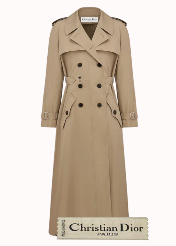 Trench-coat long beige avec ceinture et double boutonnage, signé Christian Dior Paris